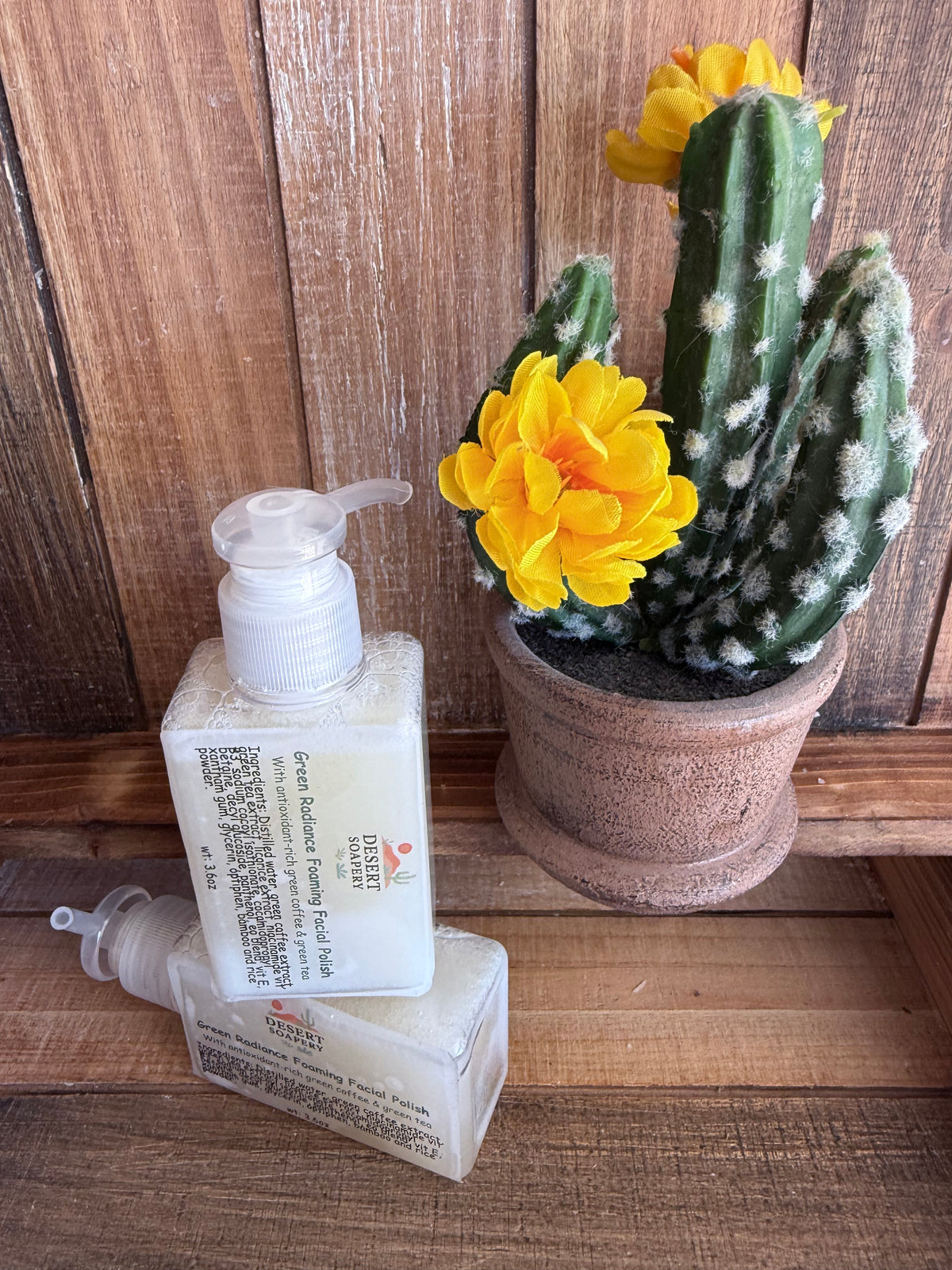 Green Radiance Foaming Facial Polish