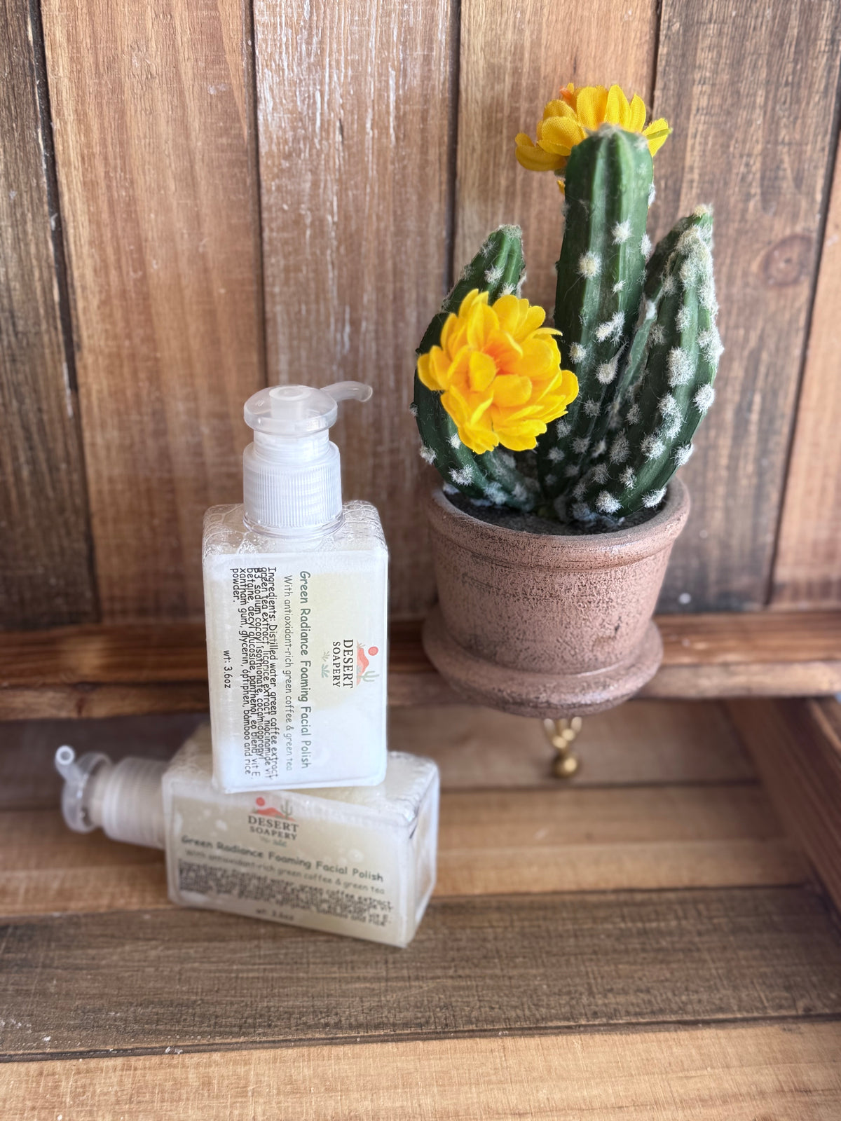 Green Radiance Foaming Facial Polish