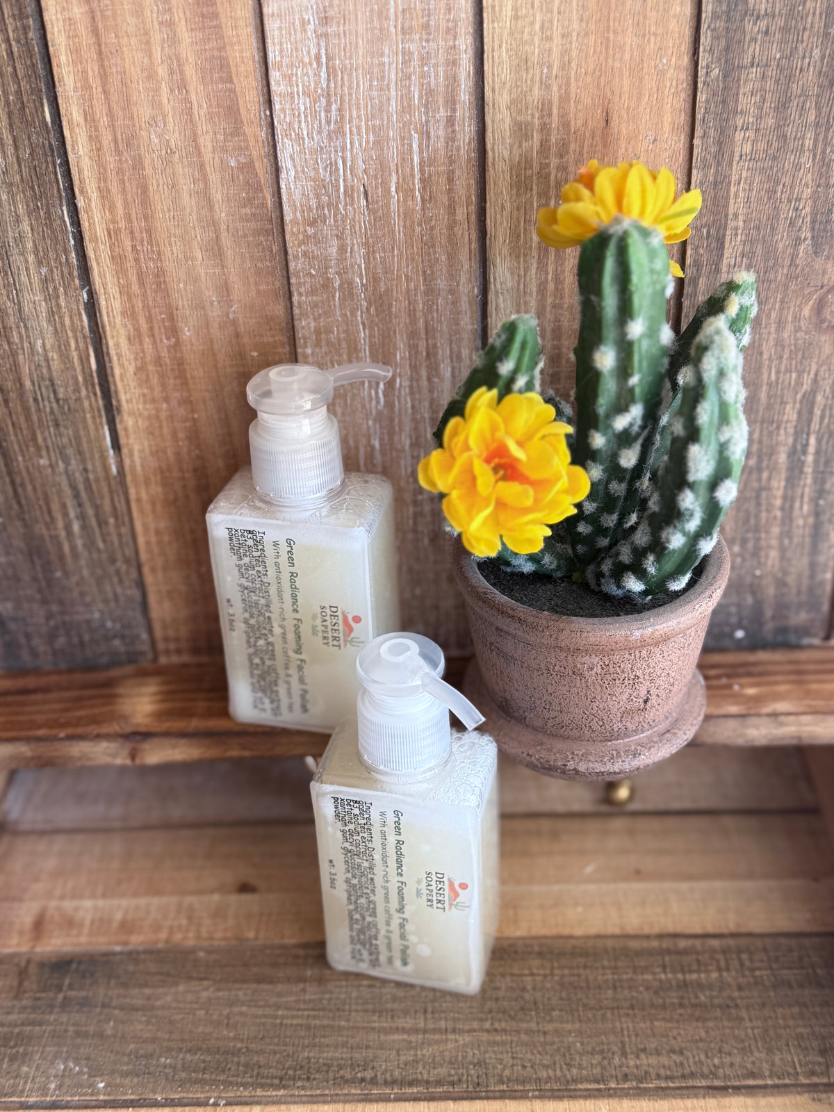 Green Radiance Foaming Facial Polish