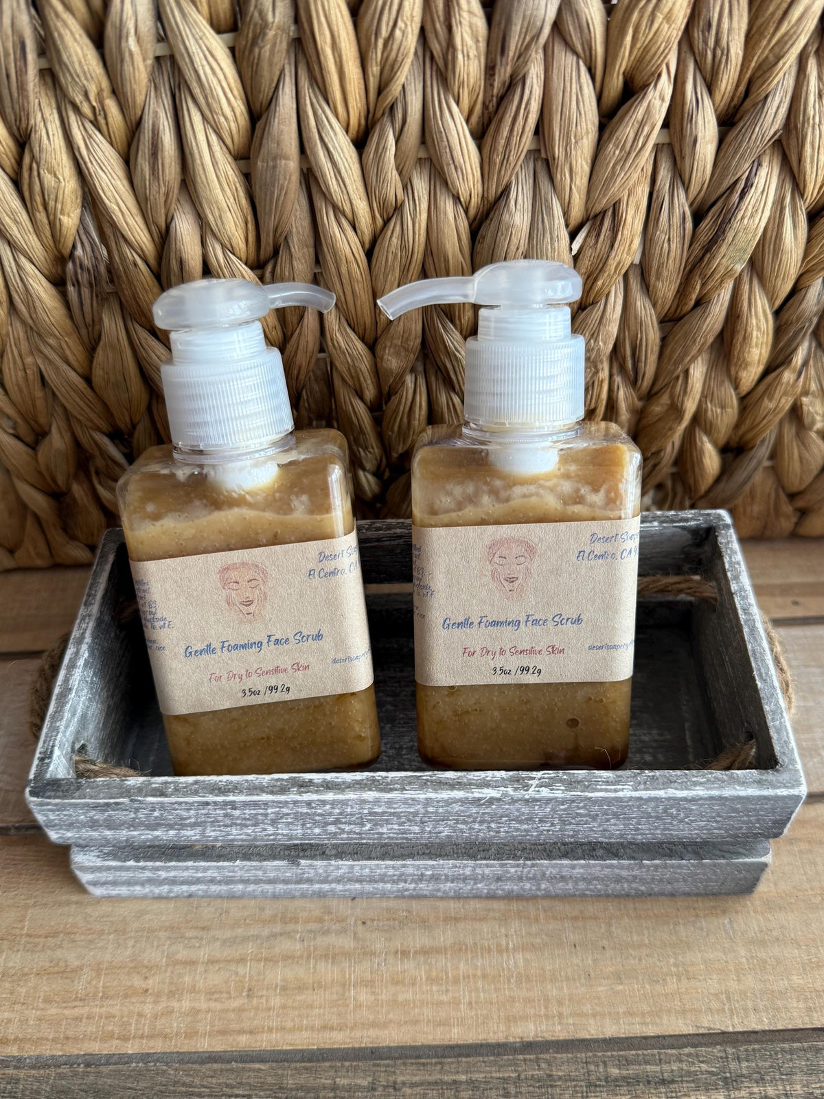 Gentle Foaming Facial Scrub With Green Coffee and Hibiscus Extracts